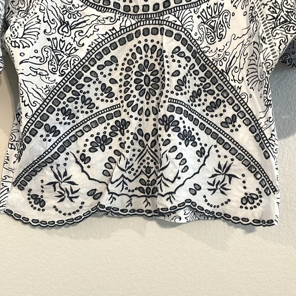 Maeve Anthropologie Women’s Tunic Top Small White Blue Eyelet Paisley Floral